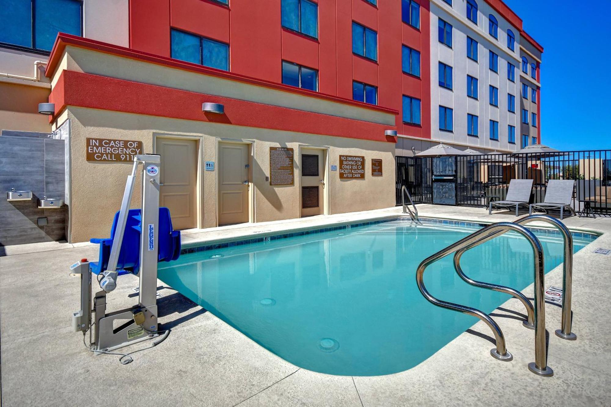 Fairfield Inn & Suites Las Vegas Airport South Exterior photo